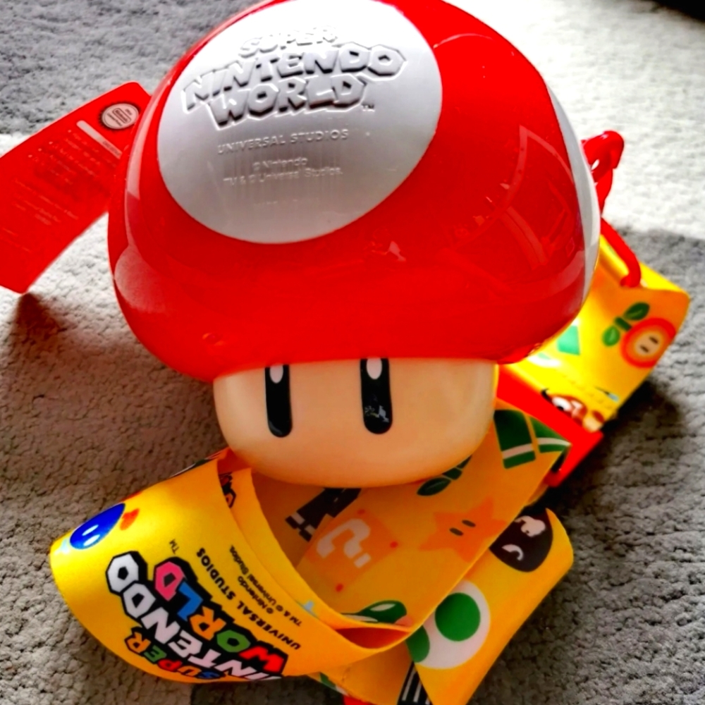 Universal Studios Super Mario NINTENDO WORLD Mushroom Cup BNWT